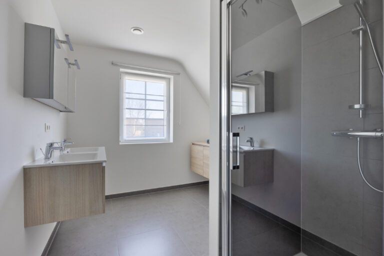 5ac4b4eefbd0e4a81c517b907c0ddc00971227183d05f8739e8cb42d6b032e8f