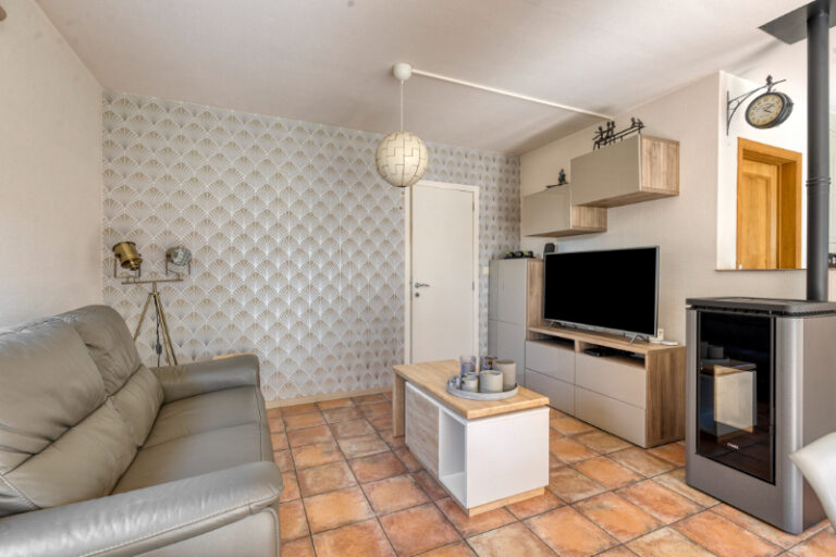 5f360cf003e7c3f1575ebb9f127cf9e4bc15f606e0f0c0b9da09fc40972ae884