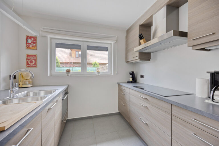 84a1fcab3d50b31b1a3b98a66749ba17bc4427e9fc0b06aa832c1b481801ada3