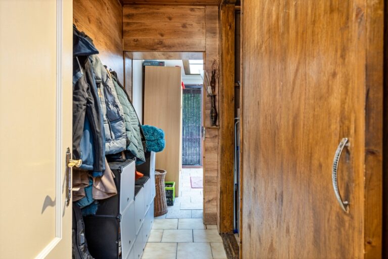 17ef87aab995cb991eb40644625885ada03572e73ab04d46db66dc15c046b081