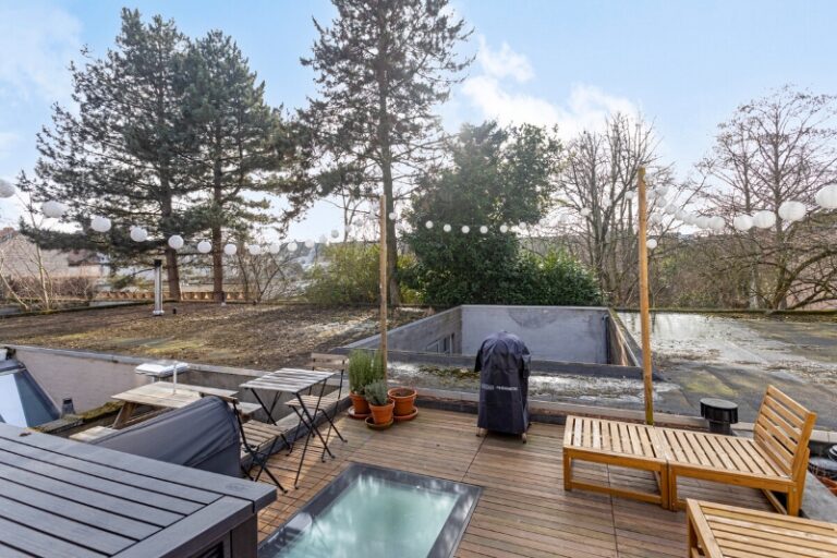 1b653bb6aebc4776ccf2952afe749fcac6f7969f119c8f6a004f983eb3f7a29d