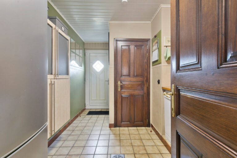 56076d07dc7b6a879554a9d71fb2dba2a13055c035b1acc2a910427486960bb9