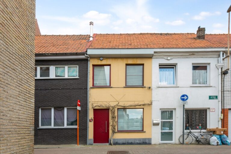 57e7658678d0cd347bfab72a2d9f6d028e6c189ec20791e92b55a1bbbba38c45