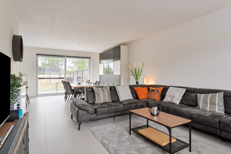 66fe8c03a95f25ca42bf9522ae9ca94d62e0bd0363d7c28f058885bb53be0564