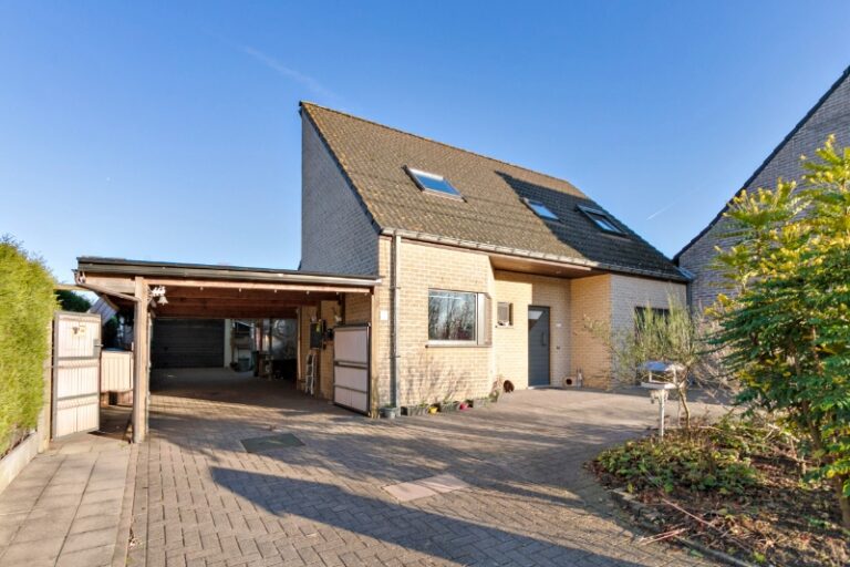 6f38ce7af04e02c29e34777e4c77af8933b311e2ad3a13c21bc58edcb56e3b7d