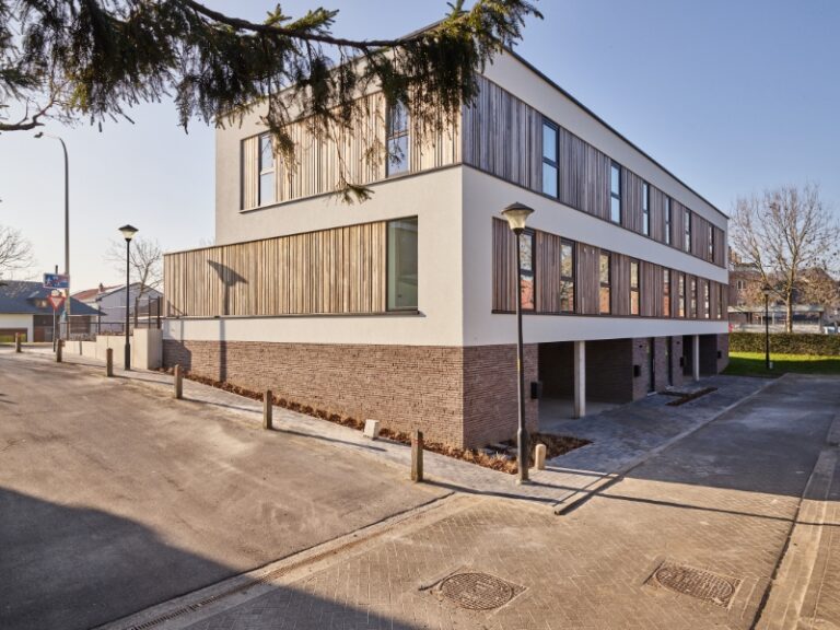 888d184bec970b6dad027f286bb2bdbe971aa89c1dc95b325e26f057e2a7c620