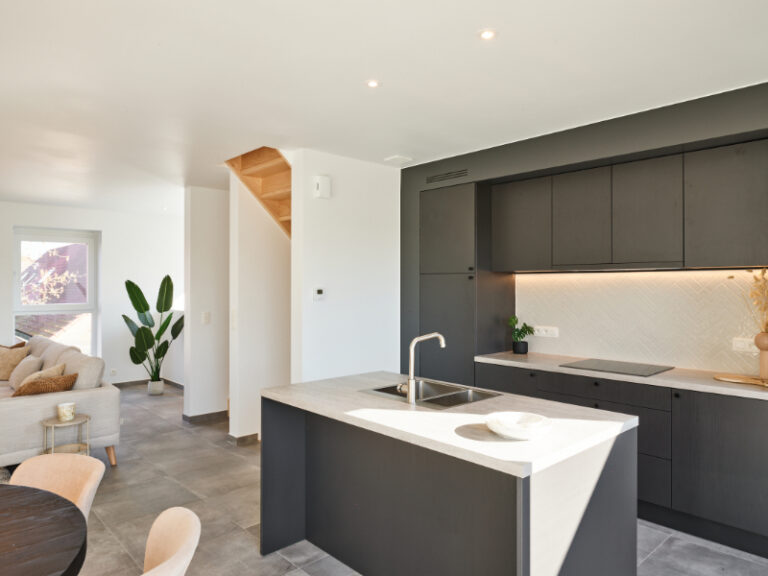 9268077567db47c55f916e5c6d967532f2f4df80180cfd28034173e97a6be934