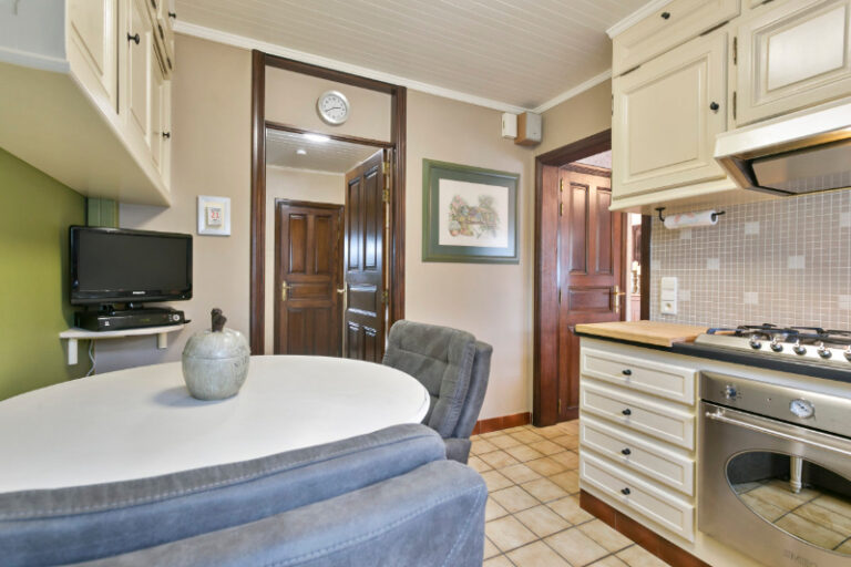 b9fe8232eae5c8fadaa631ccc6a1f3f292cba5eedf7de0c22337c29f9e7b7a59