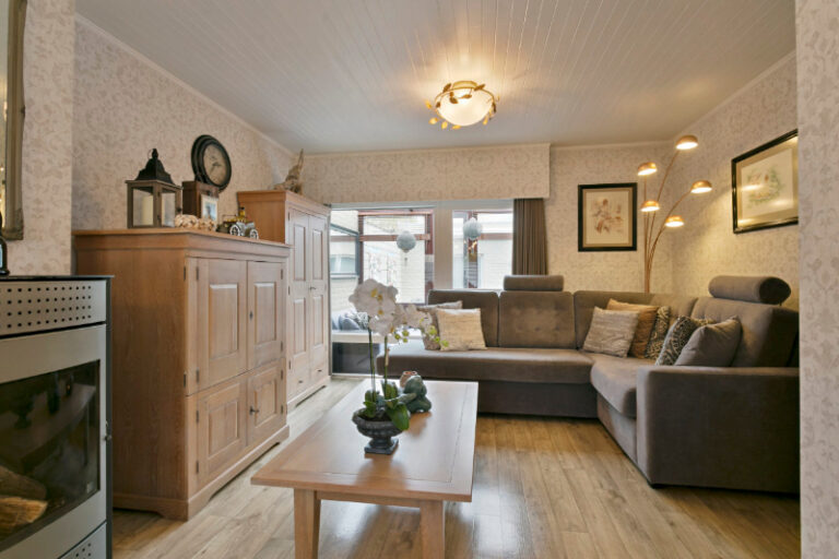 bbc27ccff37e54e1eee50651bd667f072aa37c76913eb3e629d194eadf693381