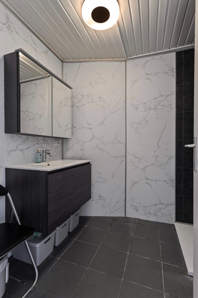 e5ab38f743dd8997fe1e617e3d7a2b31cde8535d929e0bc63fcd0b80210d94e7